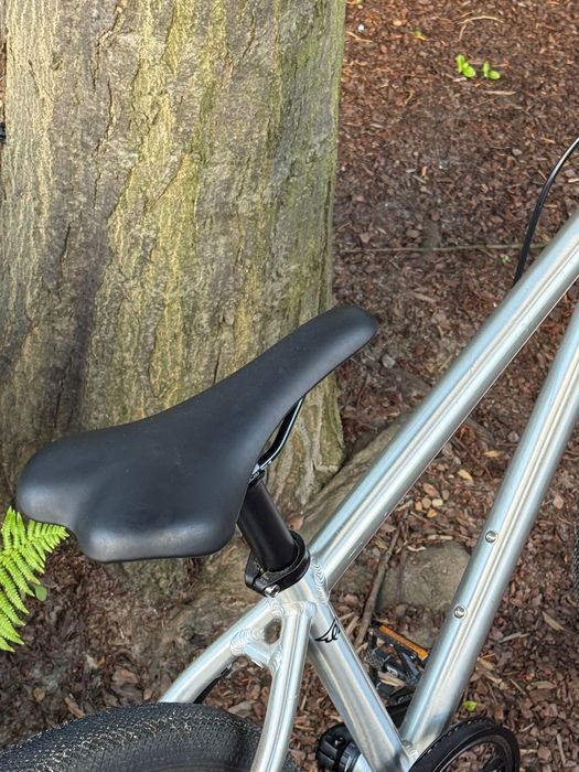 Rowerek na pasku Early Rider Belter 24" Nexus 8 - srebrny