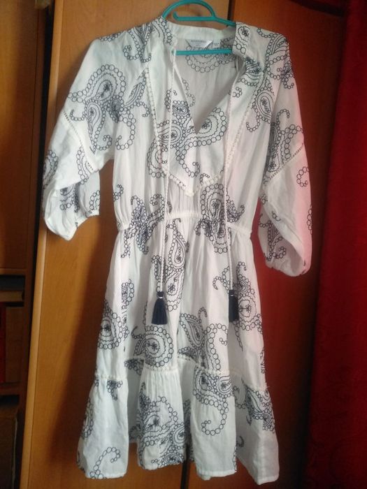 Вишивка плаття next з китицями