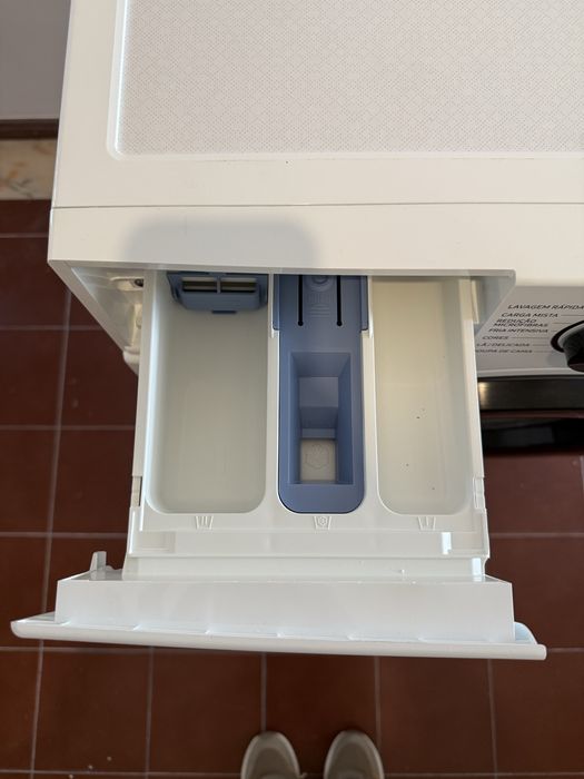 Máquina de Lavar SAMSUNG WW90CGC04DAEEP (9 Kg - 1400 rpm - Branco)