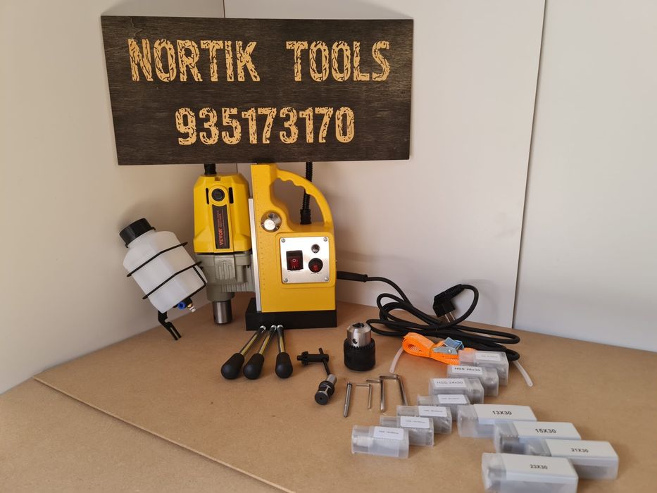 Furadora de coluna magnética 1400W + 11  brocas. NOVO/GARANTIA