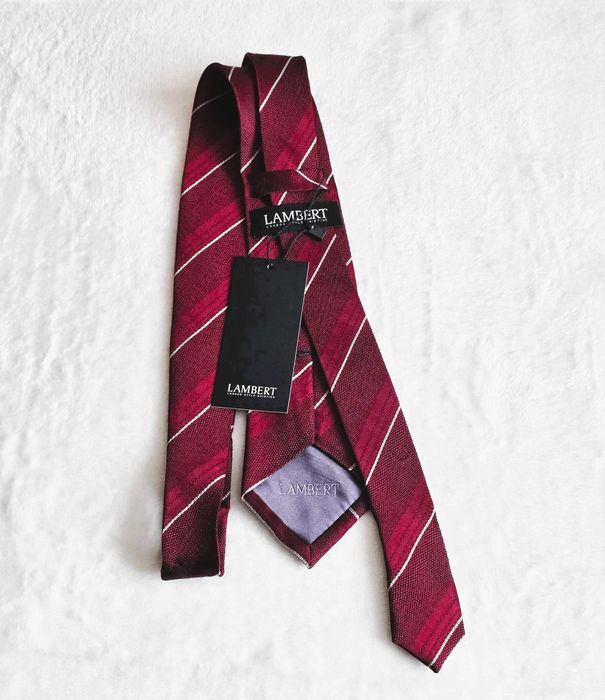 Elegancki Krawat Jedwabny LAMBERT – Klasyczne Bordo w Pasy