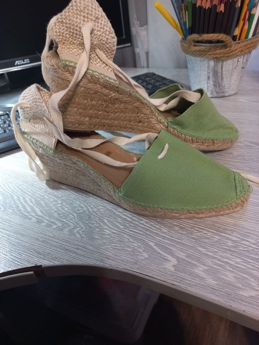 Еспадрильї на танкетці зелені