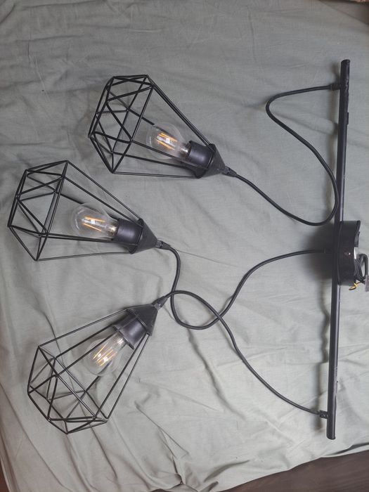 Lampa z trzema kloszami