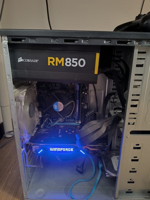 PC Desktop i7 + Gráfica 4GB + Fonte Corsair 850W + Monitor Samsung 19" e Periféricos