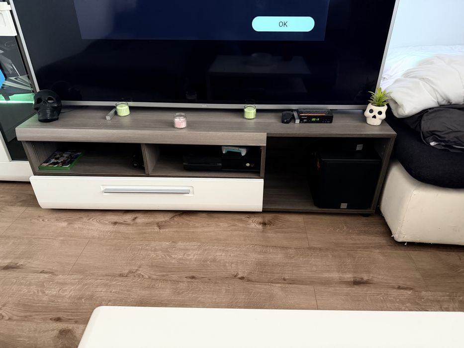 Szafka RTV z szufladą + witryna podświetlana