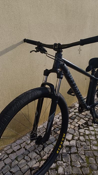 Bicicleta specialized rock hopper 29