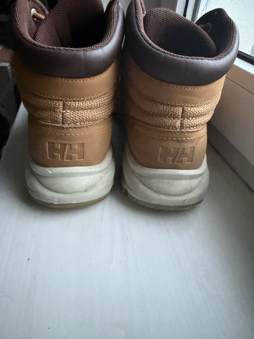 Продам чоловічі черевики Helly hansen