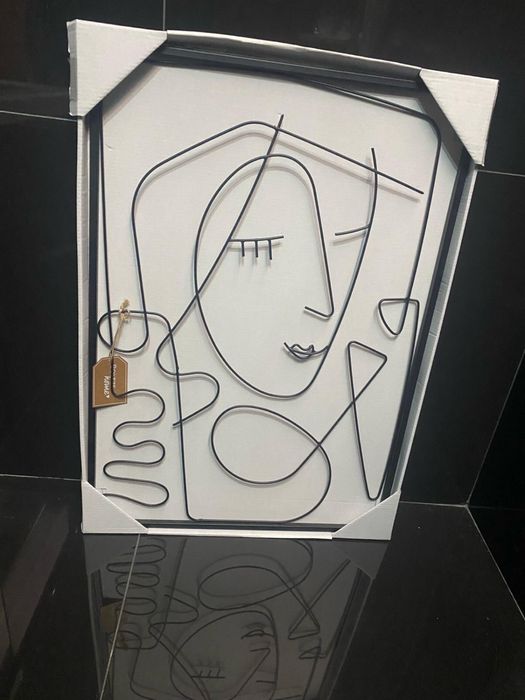 Wire Portrait Frame423210287880611843