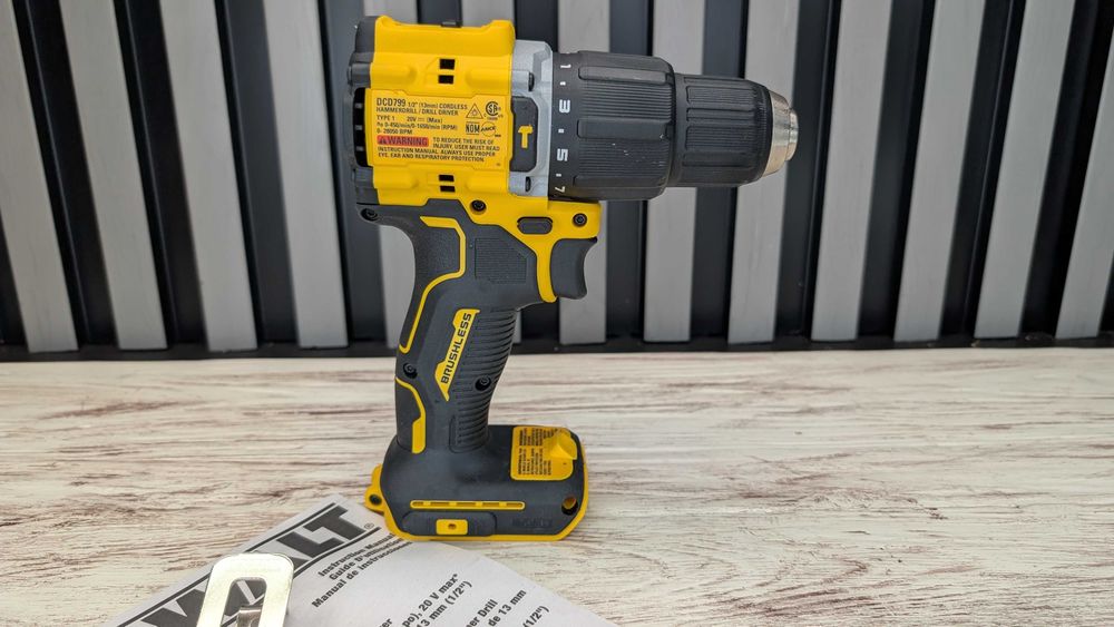 Безщіточний шуруповерт DeWalt DCD799 20v (Refurbished)