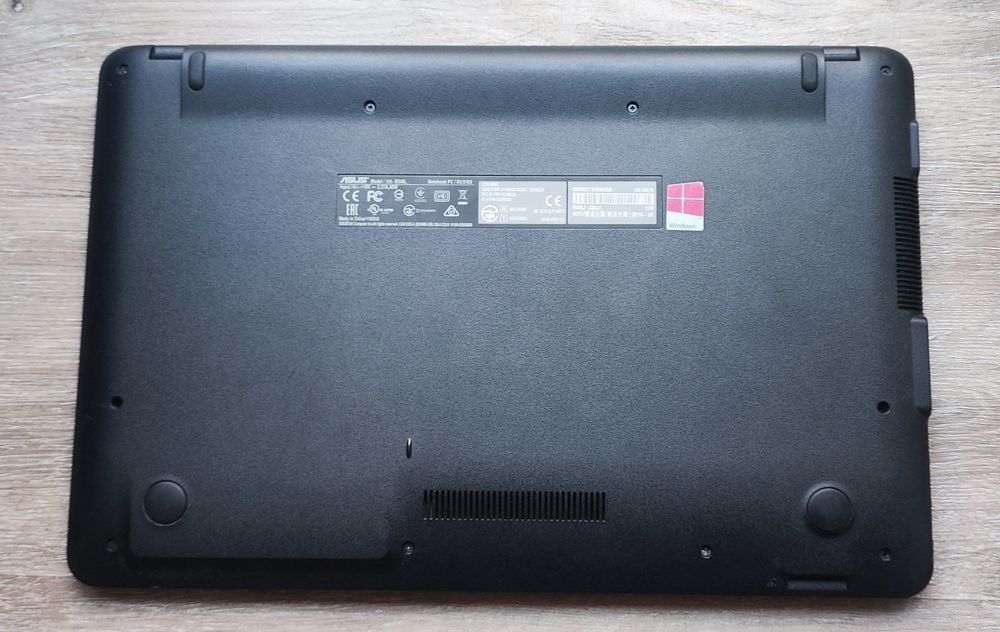 Ноутбук ASUS R540L