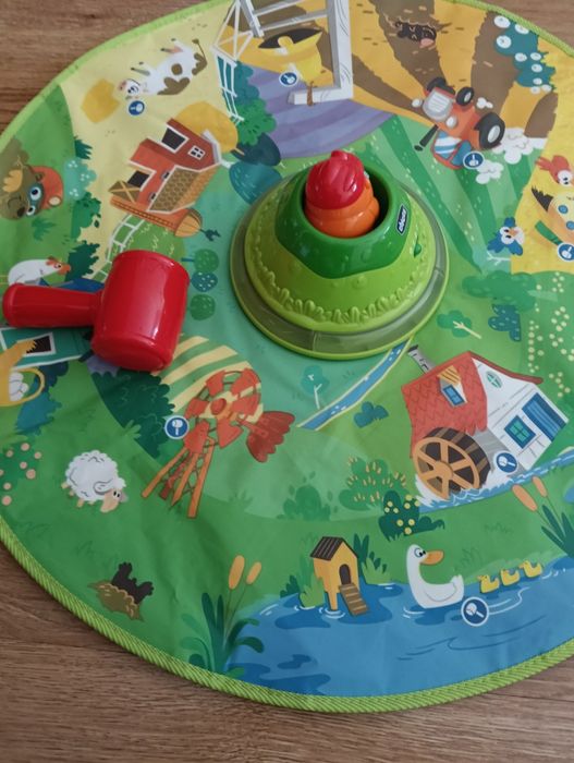 Tapete interativo com toupeira saltitona