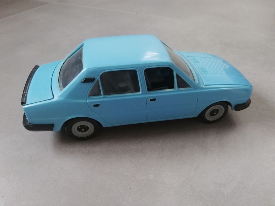 Stara zabawka Skoda 105 prl