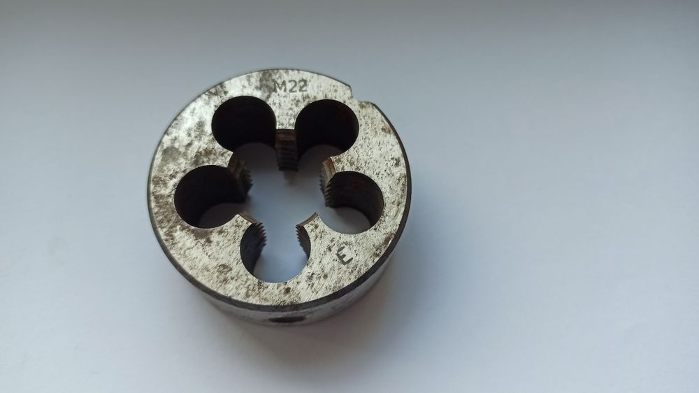 Narzynka m22x2,5 nowa