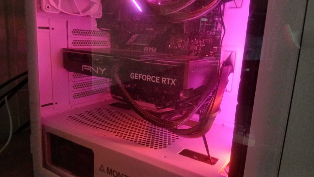 GEFORCE RTX 4070 SUPER PNY513163084610949121