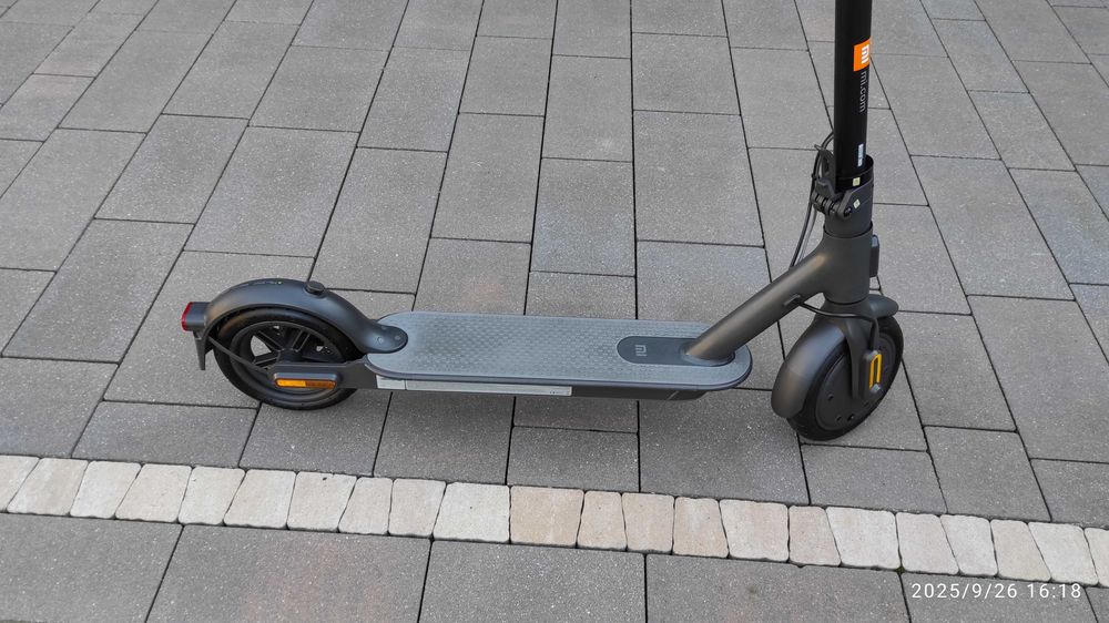 Hulajnoga Xiaomi Mi Electric Scooter Essential