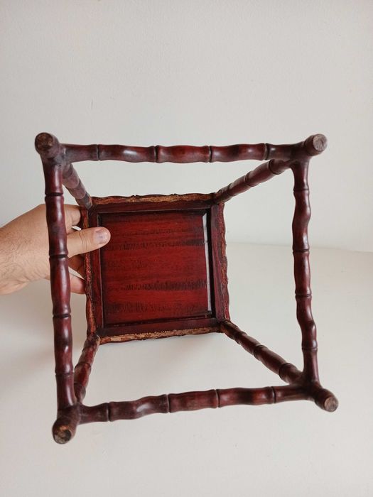 Pequeno pedestal chinês pau rosa