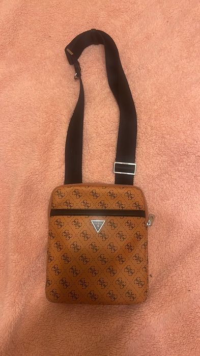 Listonoszka GUESS jak nowa