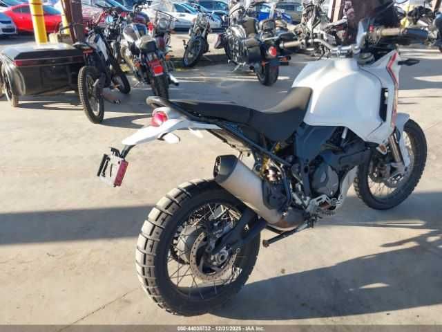 Ducati Desert X 2025