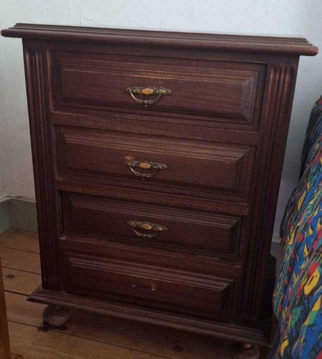 Vendo pequenos  móveis  de casa