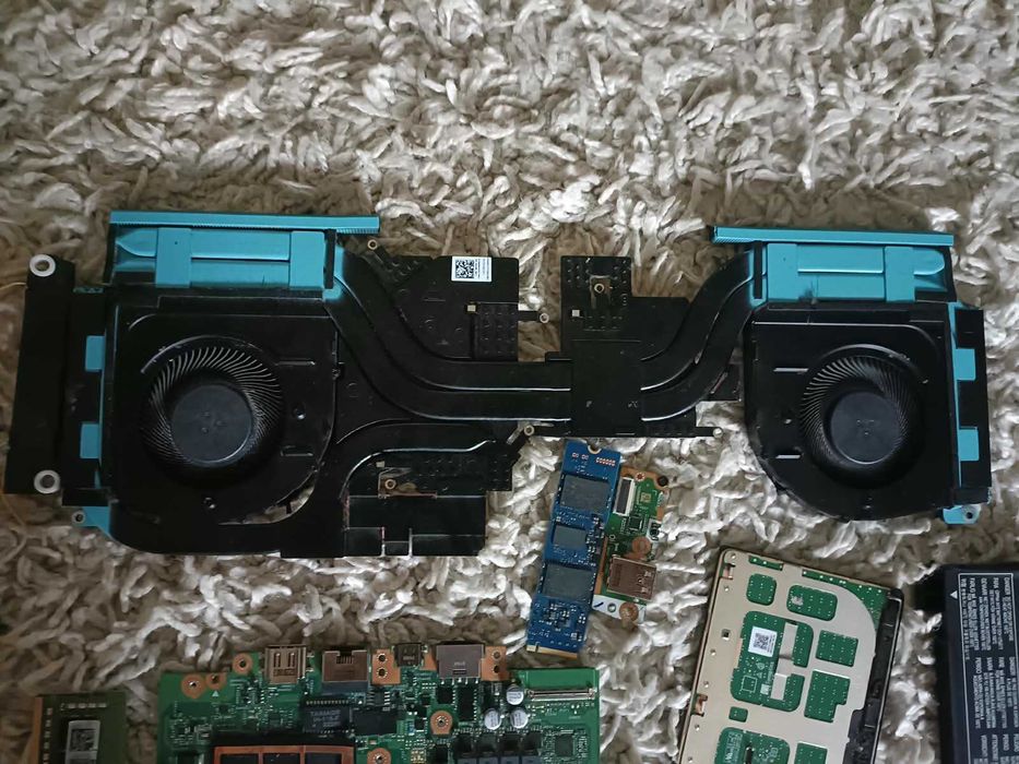 Części z laptopa (LENOVO, DDR4-2 i podobne]
