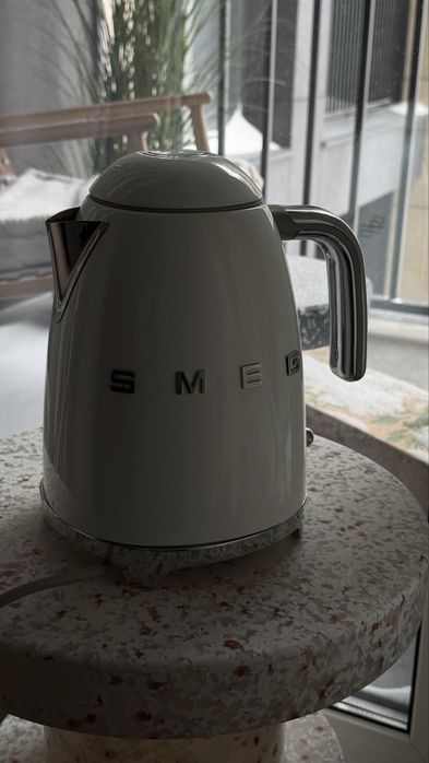 Чайник SMEG білий