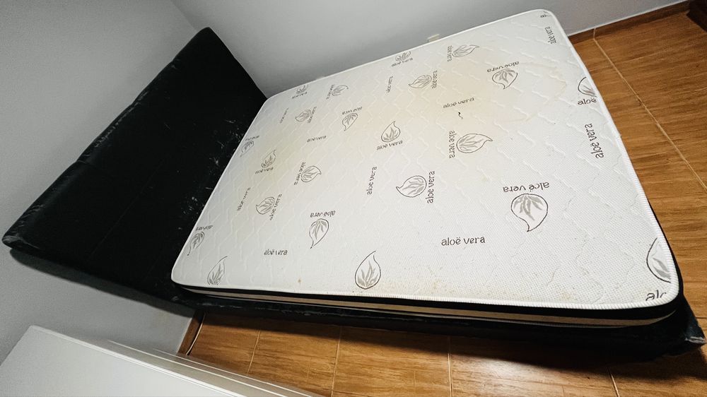 Vende-se cama de casal + colchão