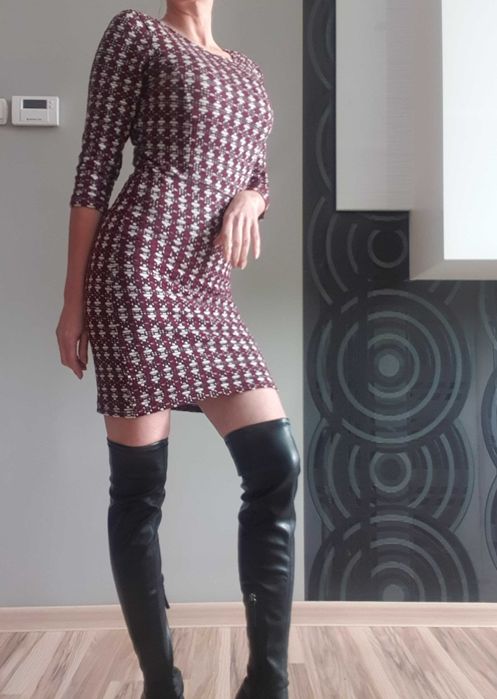 Sukienka Stradivarius