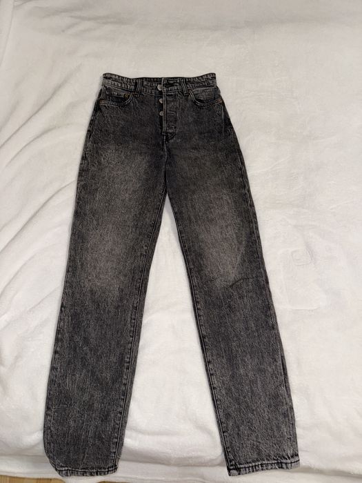 Джинси H&M Mom Fit сірого вареного кольору, розмір 34 (XS)