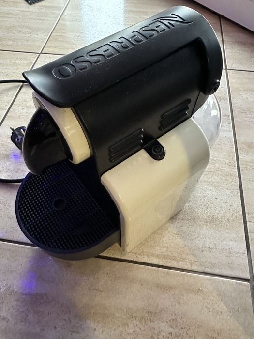 Ekspres kapsulkowy Nespresso Delonghi