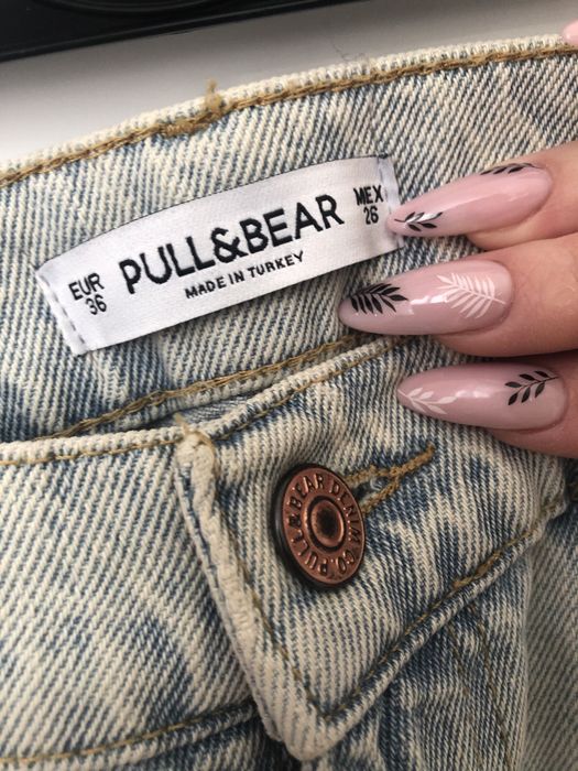 Spodnie mom jeans z przetarciami S 36 Pull&bear