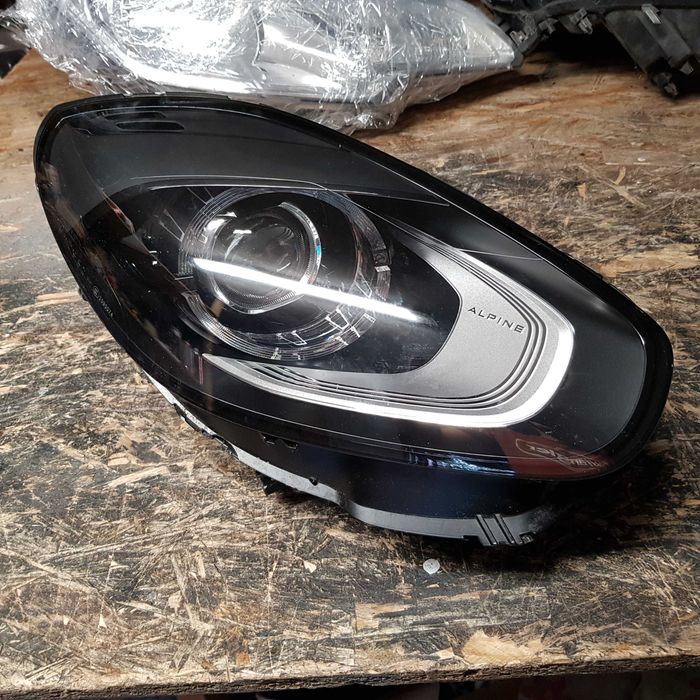 lampa przód Renault Alpine