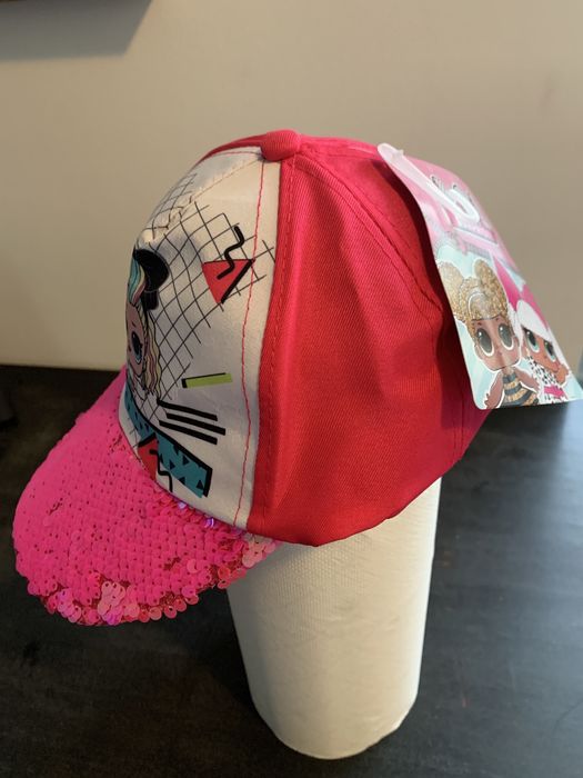 Bone com lantejoulas LOL