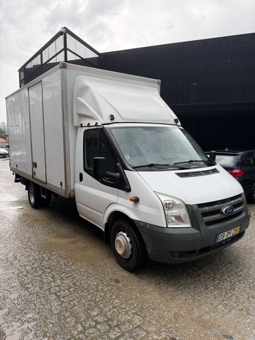Carrinha Ford Transit contentor com plataforma elevatoria