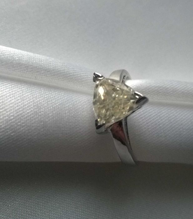 Srebrny pierścionek z moissanitem  3.5 ct (+ )    r. 15.5 ( 16 )