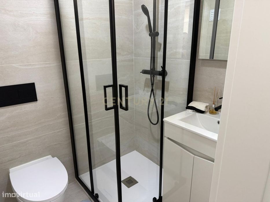 Apartamento T3 Renovado com Suite, Varanda e Cozinha Totalmente Equipa