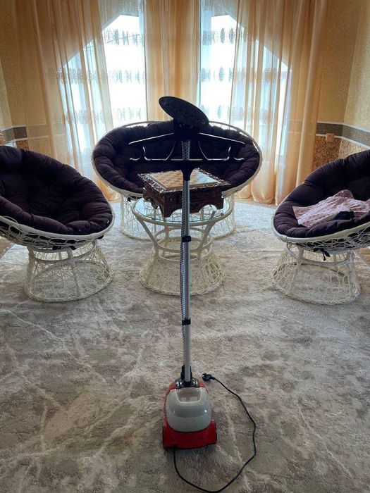 Вертикальна праска (відпарювач) для одягу Garment Steamer 1800W