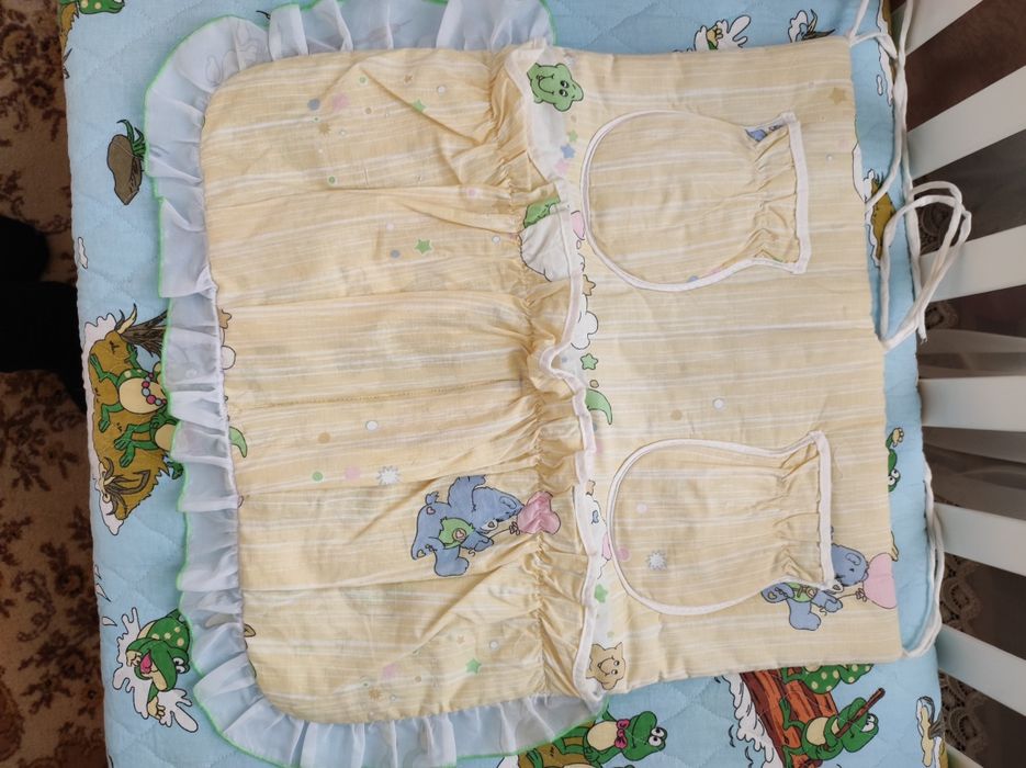 Продам бампер дитячі речі в ліжечко