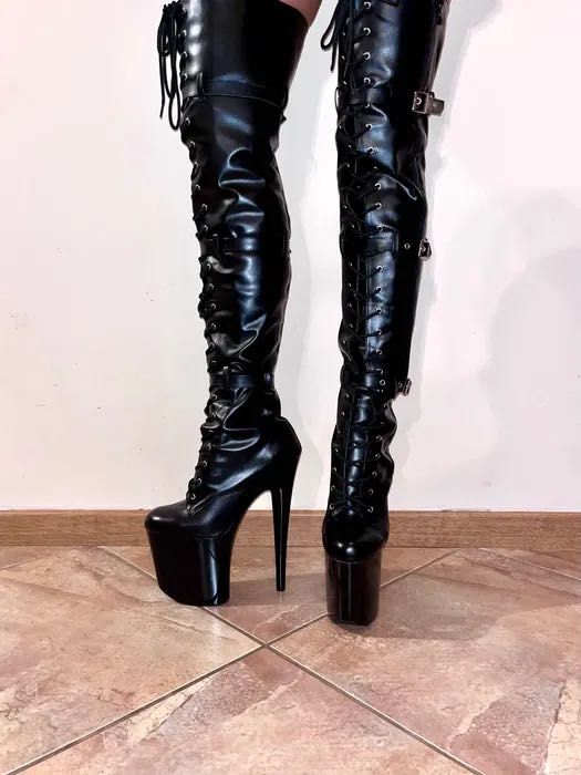 177/ OD RĘKI 41 czarny mat kozaki kozaczki 17 cm gogo paski wiązanie