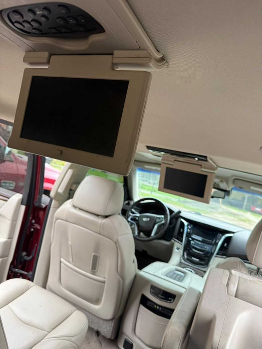 Cadilac Escalade Premium IV rok 2016 7 osób ESV 165 tys.km BEZWYPADKOWY