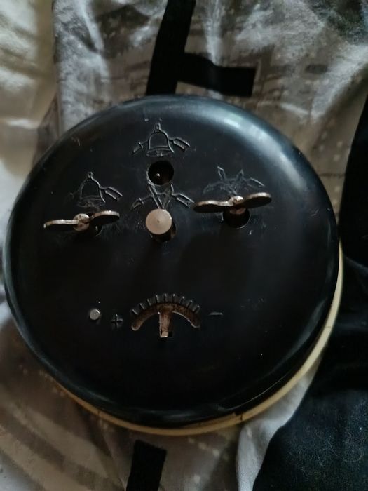 Часы нерабочие на ремонт