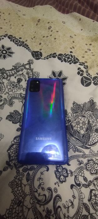 Телефон самсунг а31-4.128 хороший.