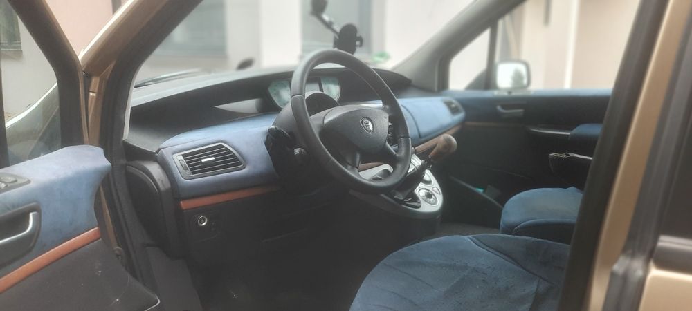 Lancia Phedra 2002 r. JTD 2.2