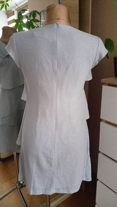 Sukienka elegancka błyszcząca S