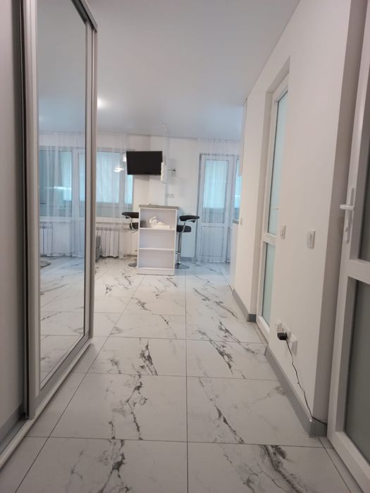 подобова оренда однокімнатної квартири студія на Надії Олексієнко