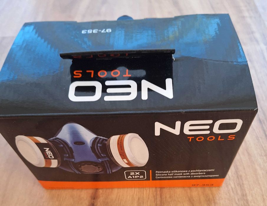 Półmaska silikonowa NEO TOOLS + 2 pochłaniacze (do lakierowania)– NOWA