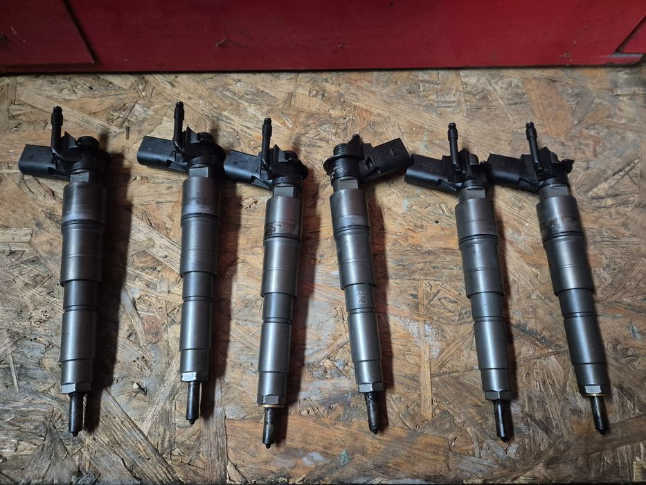 Wtryskiwacz Wtrysk Paliwa BMW E83 E70 E90 E60 3.0D