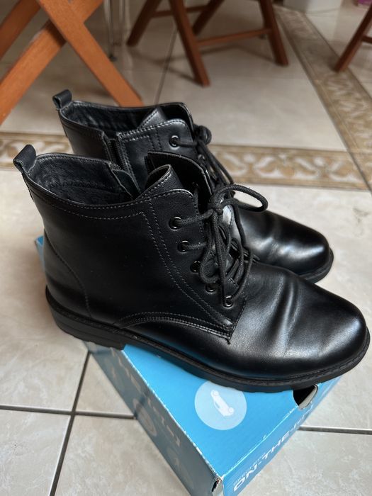 Жіночі шкіряні демісезонні чоботи