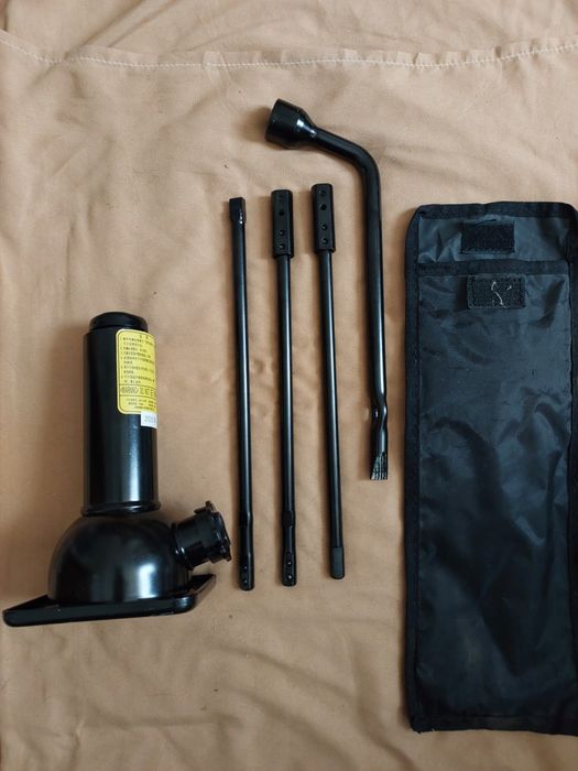 Домкраті ключі Позашляховик Джип Тойота Ніссан