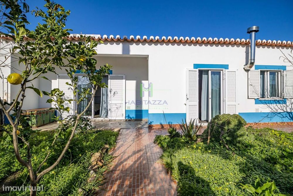 Moradia T1 com Jardim e Logradouro, em Budens, para Venda