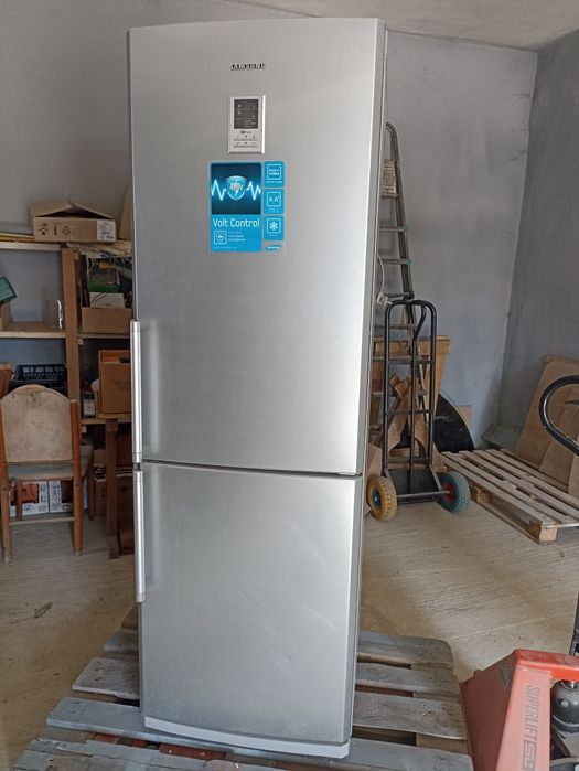 Холодильник б/у Samsung rl38